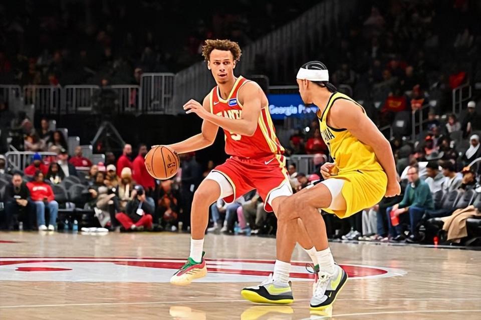 乐鱼体育官网-传球能力并不差，老鹰后场新星身上还有不小的潜力可以挖掘？